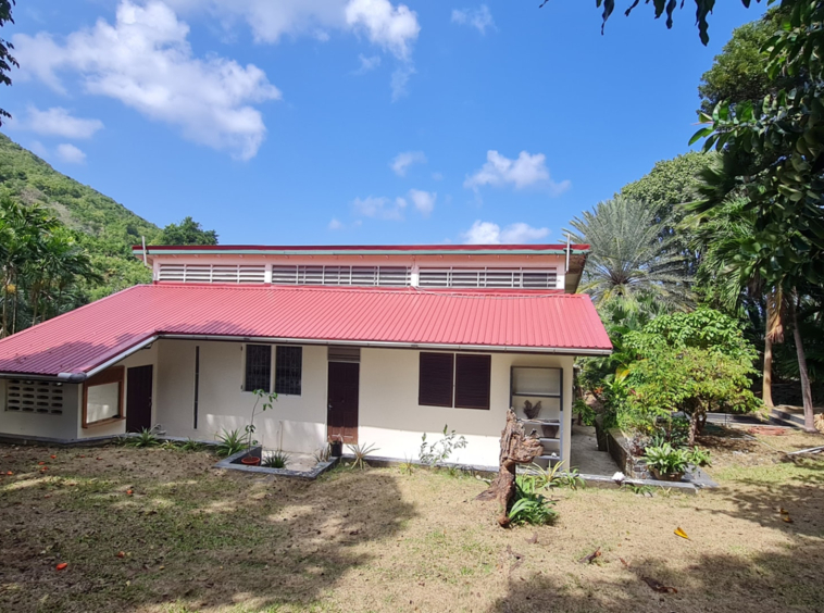 st lucia real estate - villa jo;le for sale roof