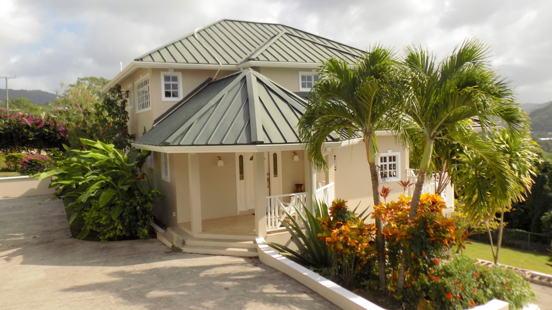 Choc Ridge Villa For Sale in st lucia caribbean