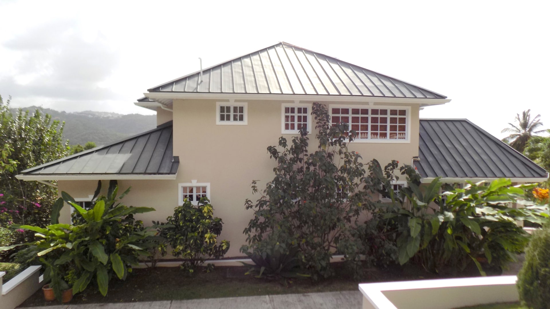 Villas for sale in st lucia - Choc Ridge Villa For Sale in Choc estate St Lucia Caribbean back of house