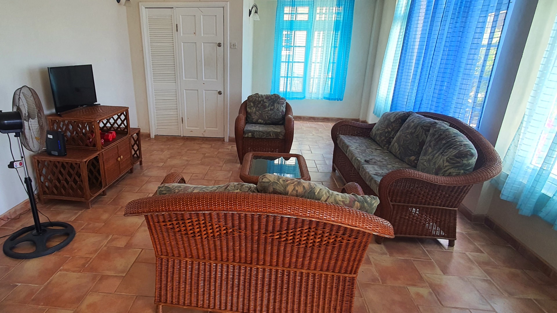real estate st lucia - VILLA MANTELL for sale sitting room
